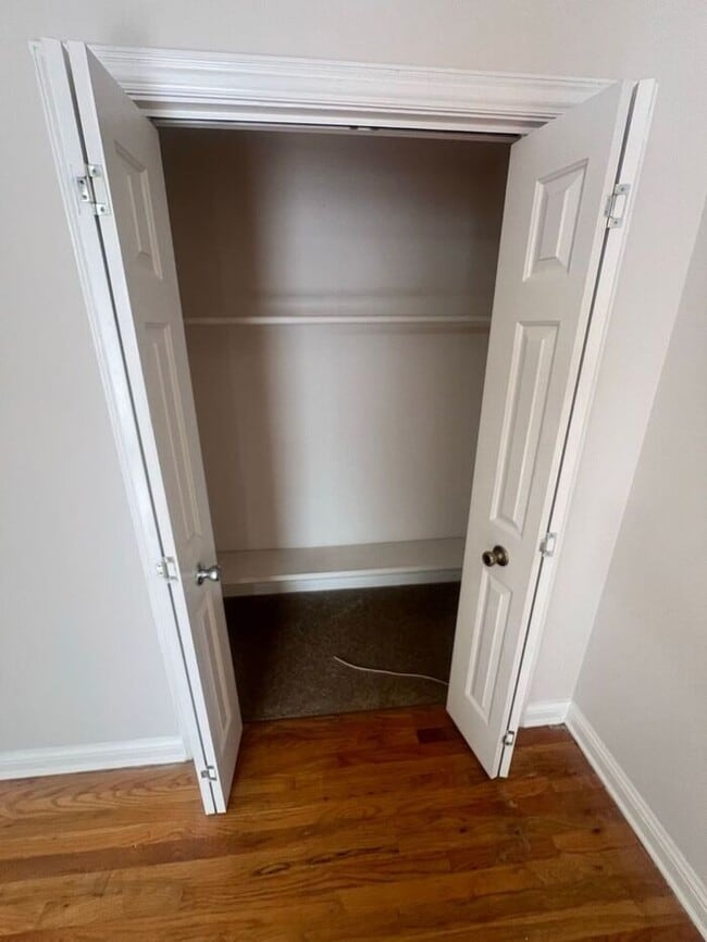 Building Photo - READY NOW!!! 2 bedroom townhouse available in Lawrenceville!