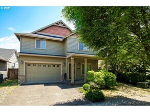 Building Photo - PET FRIENDLY! Spacious 4 Bed, 2.5 Bath Single Family Home in Newberg