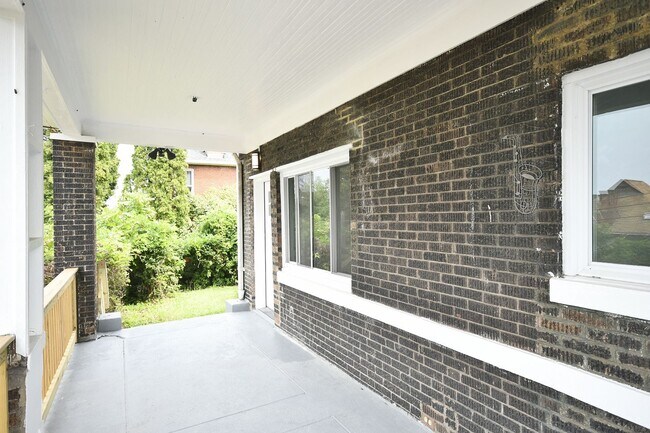 Building Photo - 7700 Francis