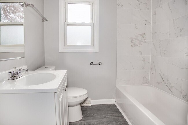 Building Photo - Beautiful Home in Kansas City!