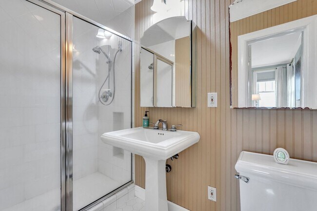 Building Photo - Beautiful Home in Desirable Ardsley Park