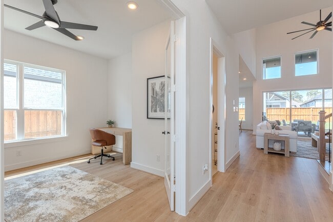Building Photo - 7142 Carriage Lgt Dr