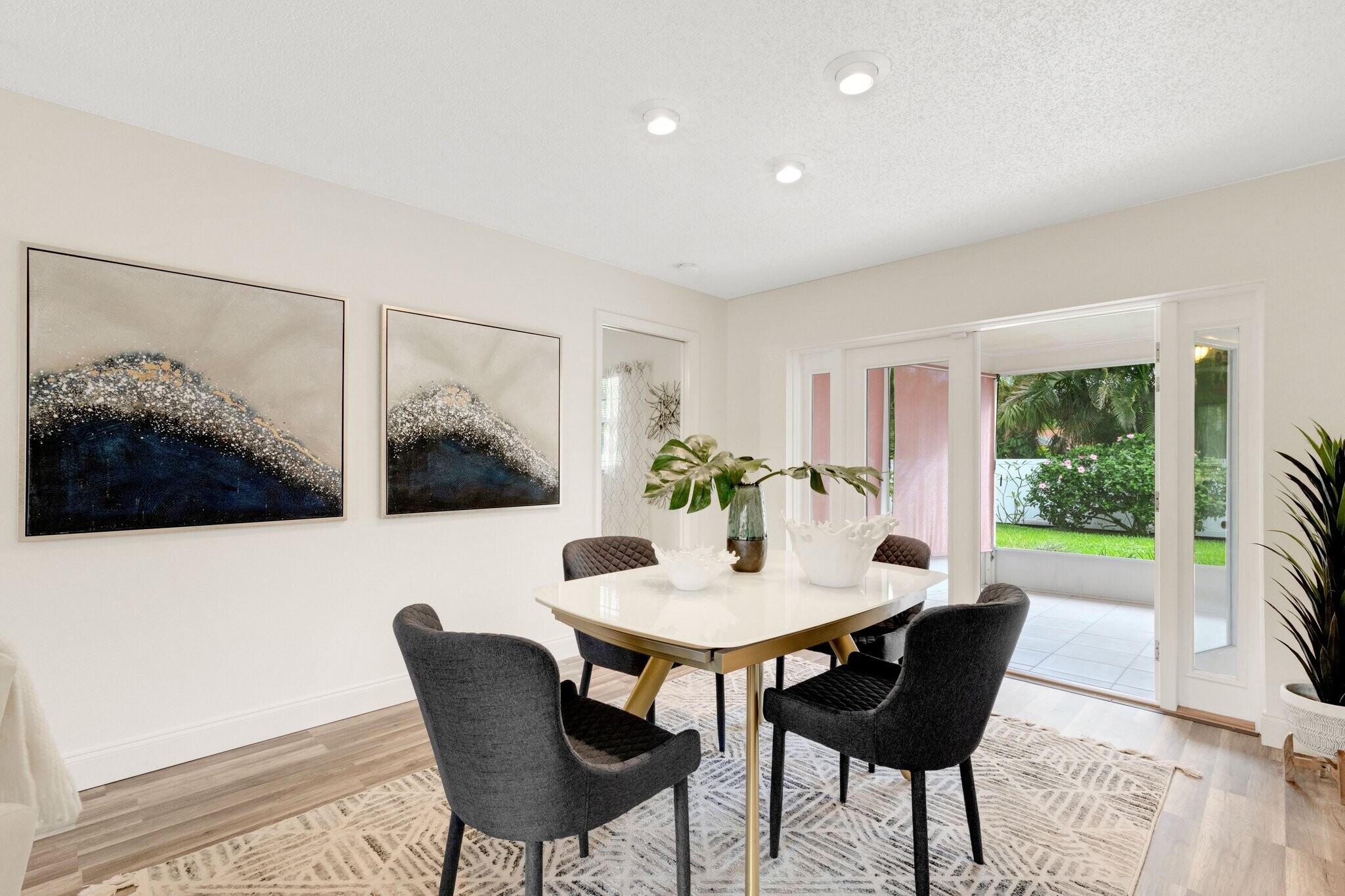 Building Photo - 1100 Pinellas Point Dr S