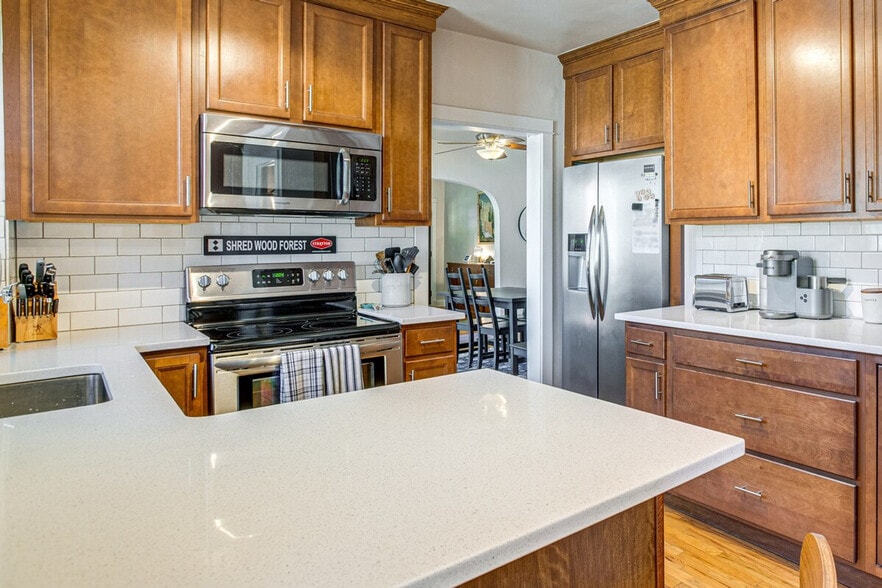 Building Photo - 757 Clayton St