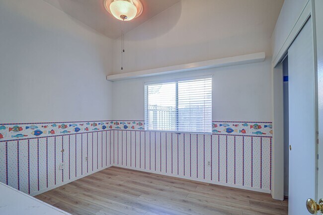 Building Photo - Spacious Home in SW Bakersfield!