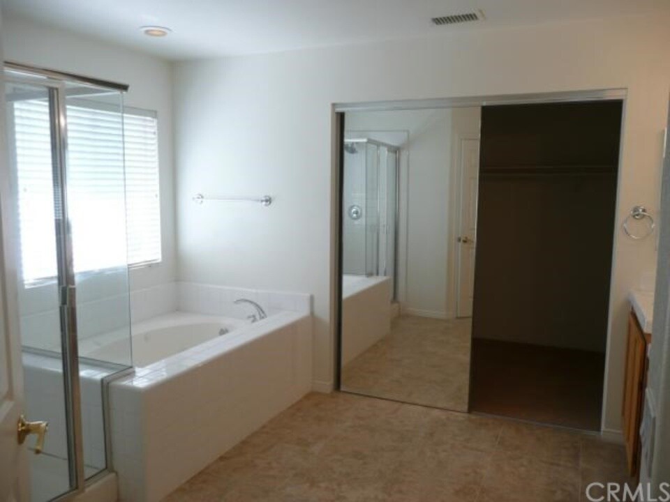 Building Photo - 18 Copperstone Ln