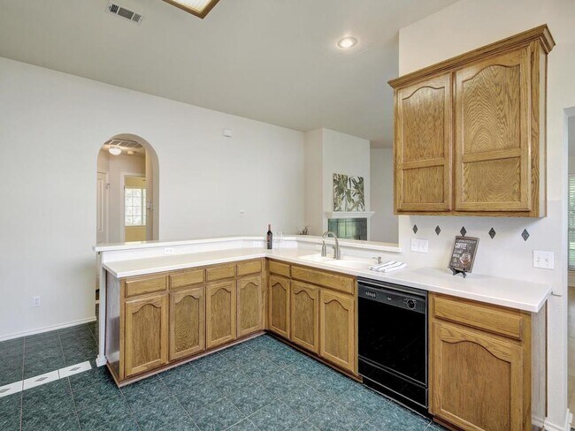 Building Photo - 213 Mesa Verde