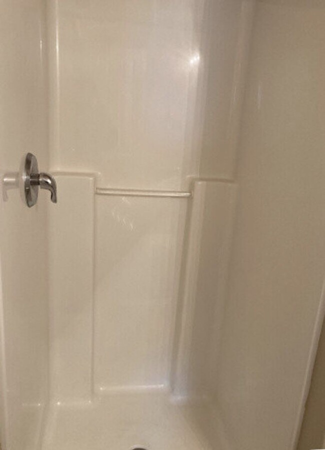 Building Photo - 114 N Bowdish Rd