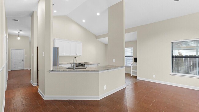 Building Photo - Parkwood