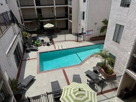 Building Photo - 409 Burchett St