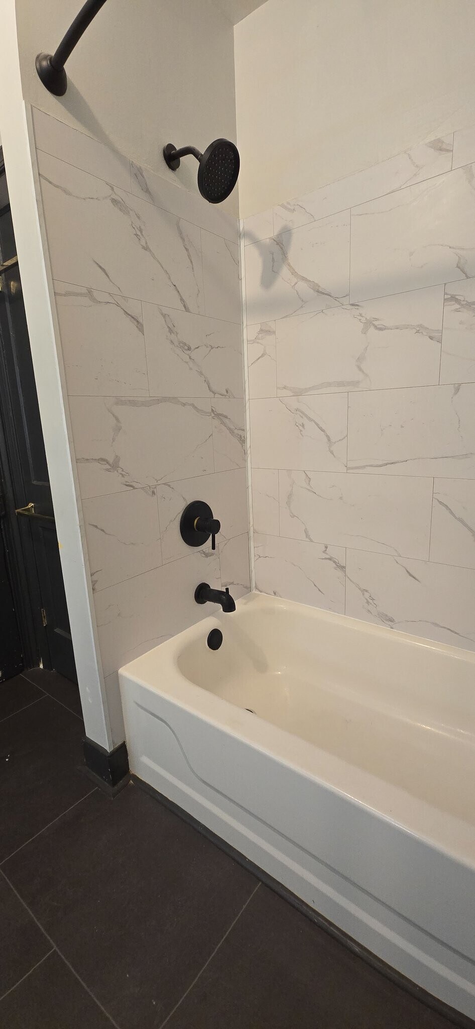 Building Photo - 209 W Clay St