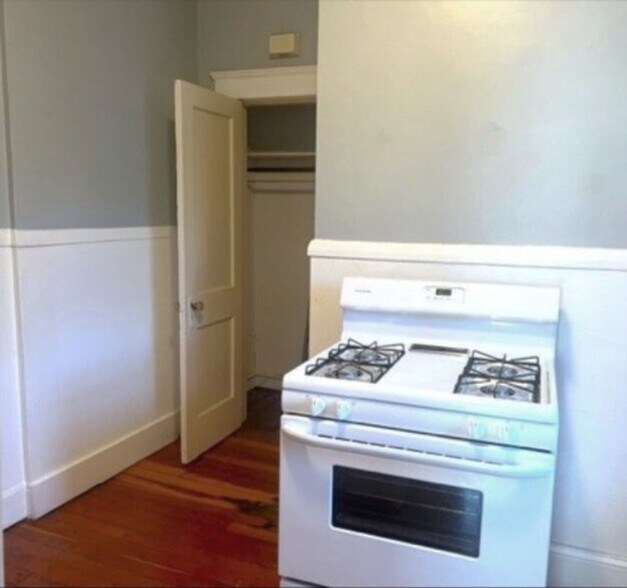 Building Photo - 20 Hudson St