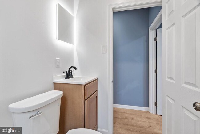 Building Photo - 2224 E Clearfield St