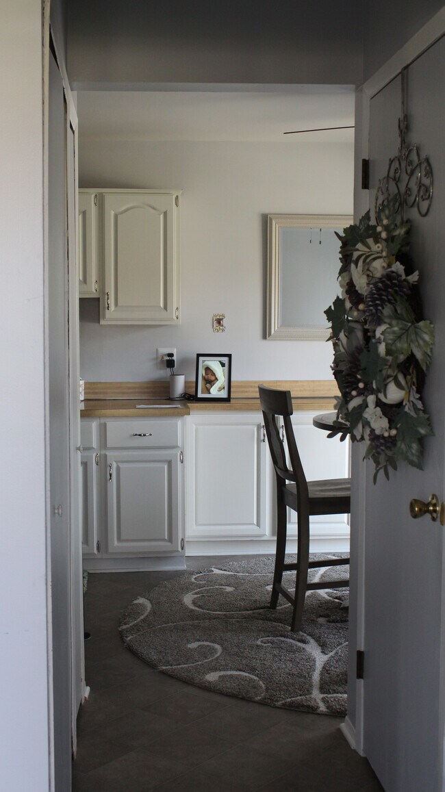 Building Photo - 42169 Gladwin St