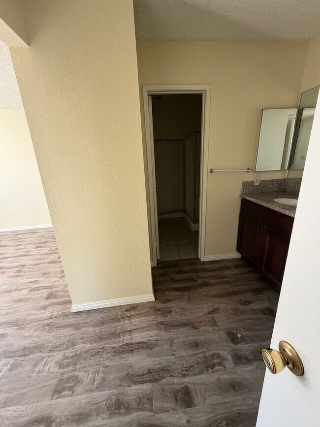 Building Photo - Beautiful Condo in Serene Montebello HOA Community – Pool, Spa & Prime Location