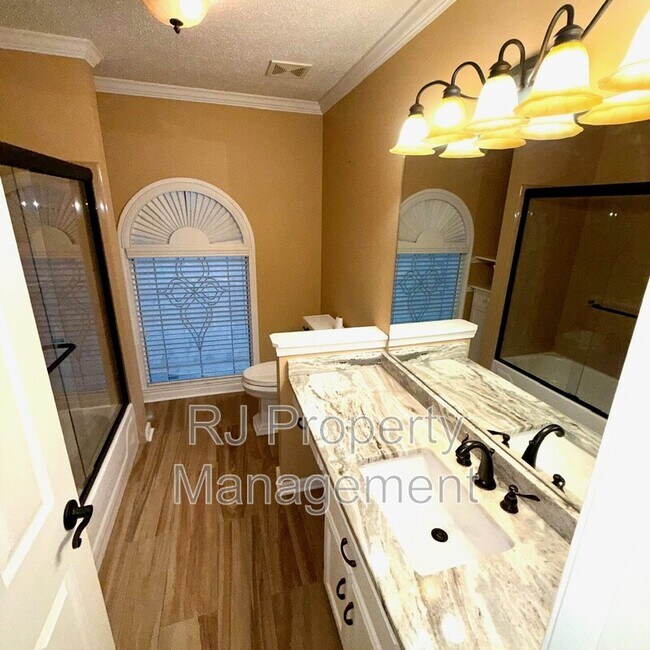 Building Photo - 8610 Dena Cove W