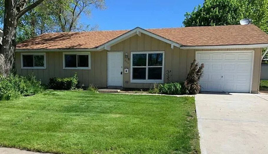 Primary Photo - 606 Pleasant Pl