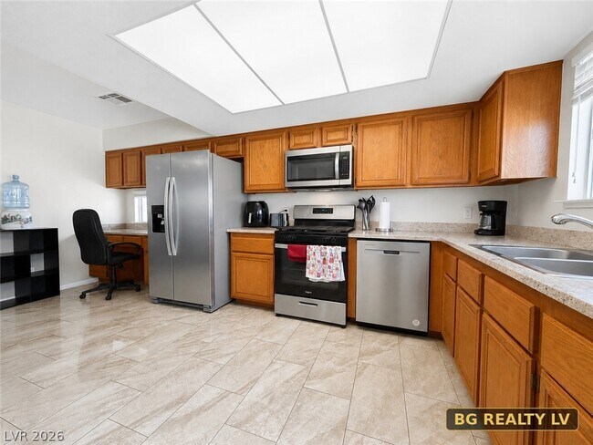 Building Photo - 6600 Light Breeze Dr