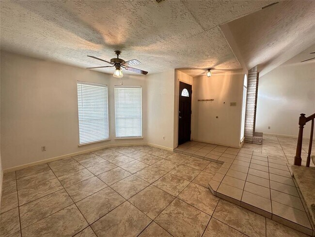 Building Photo - 3306 Kempwood Dr