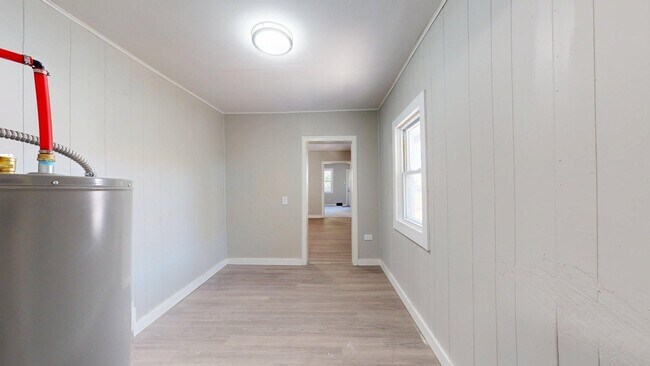 Building Photo - Cudell/West Blvd neighborhood; 4 bedroom/1 bath single family house for rent!