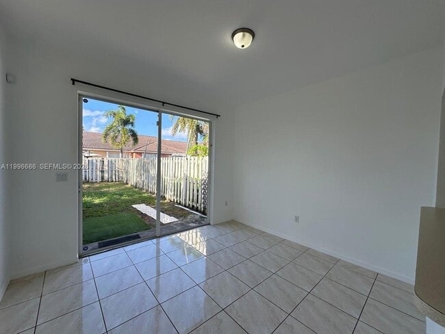 Building Photo - 10985 SW 239th Terrace