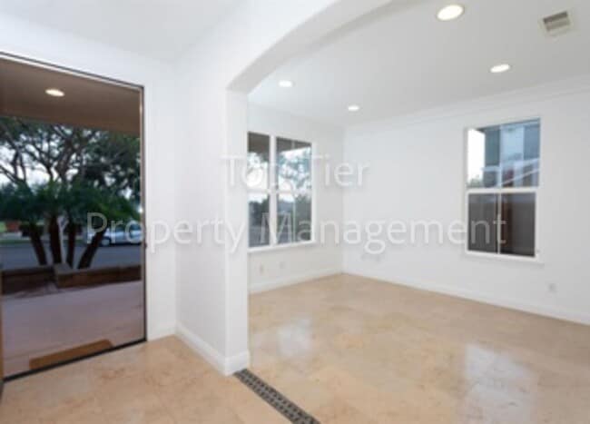 Building Photo - Spectacular 3 Bd + Den/Office, 2.5 Ba, 254...