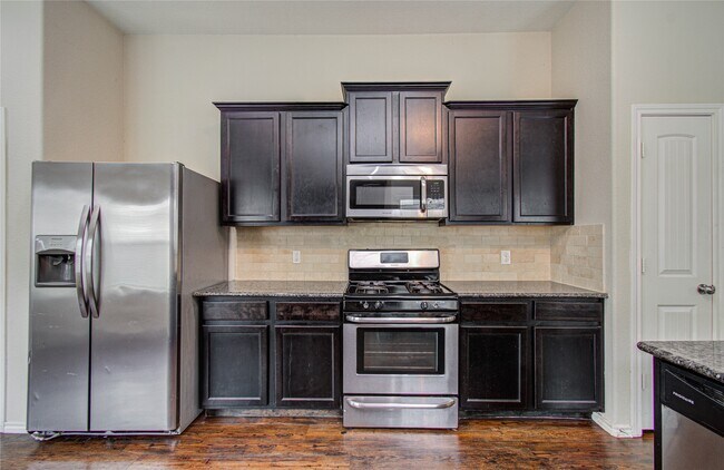 Building Photo - 1418 Spencer Glen Ln