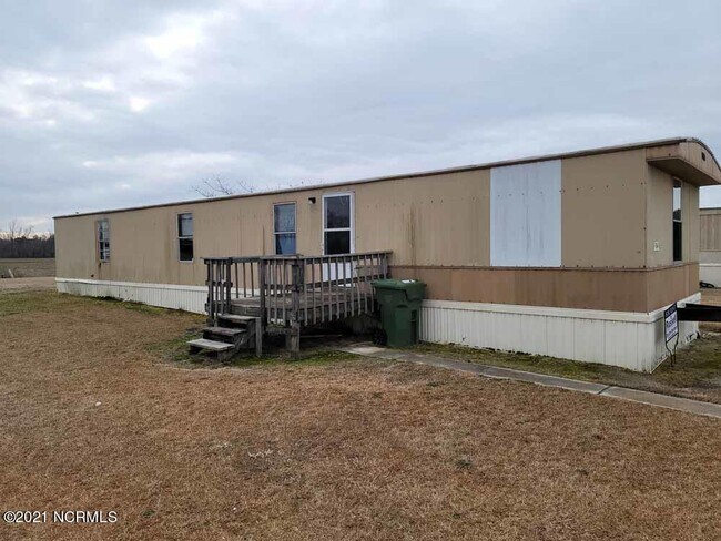 Primary Photo - 547 Weston Rd