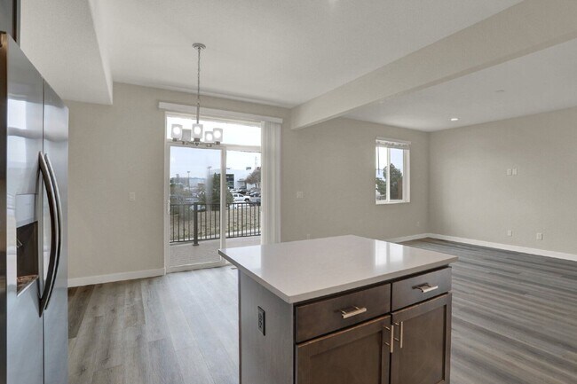 Building Photo - 3780 Venice Grove