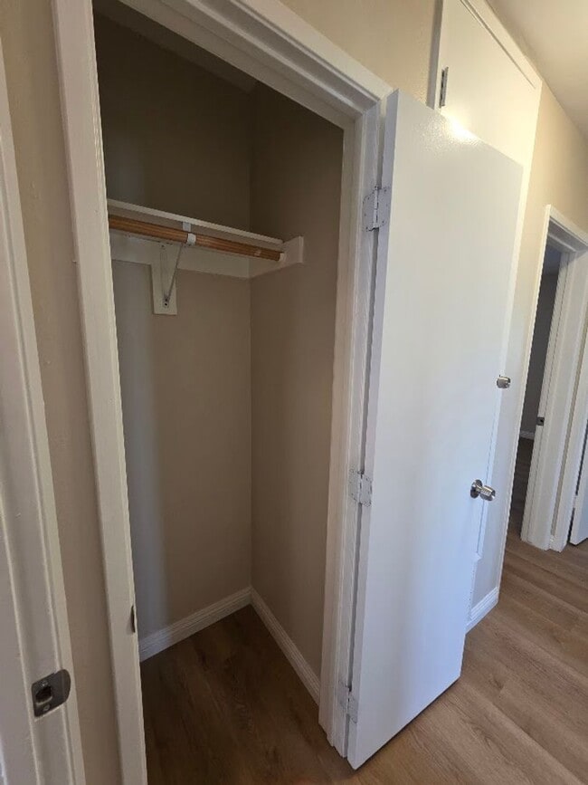 Building Photo - TURNKEY-RENT READY SPACIOUS 2BD/2BA HOME, ...