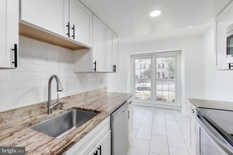 Building Photo - 20210 Maple Leaf Ct