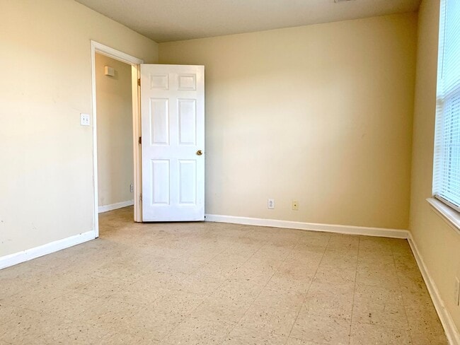 Building Photo - 1113 Keith Ave