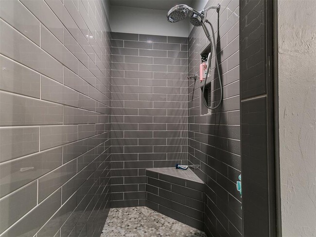 Building Photo - 12500 Beryl Ln