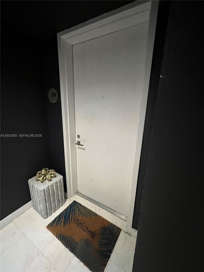 Building Photo - 650 NE 32nd St