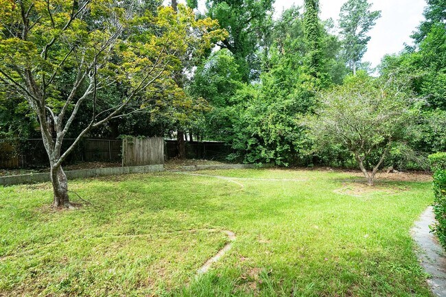 Building Photo - 3120 Edinburgh Dr