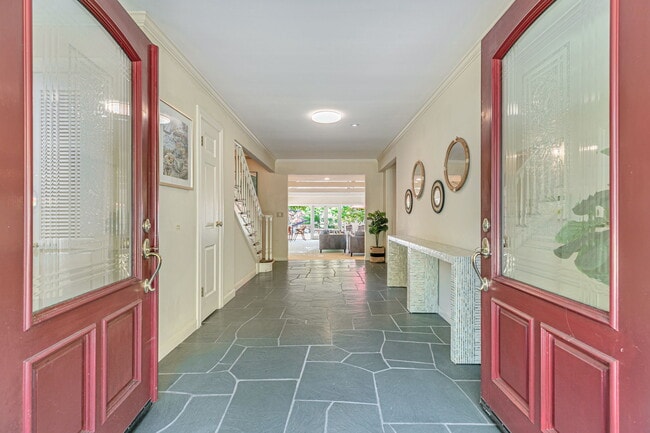 Building Photo - 25567 Willow Pond Ln