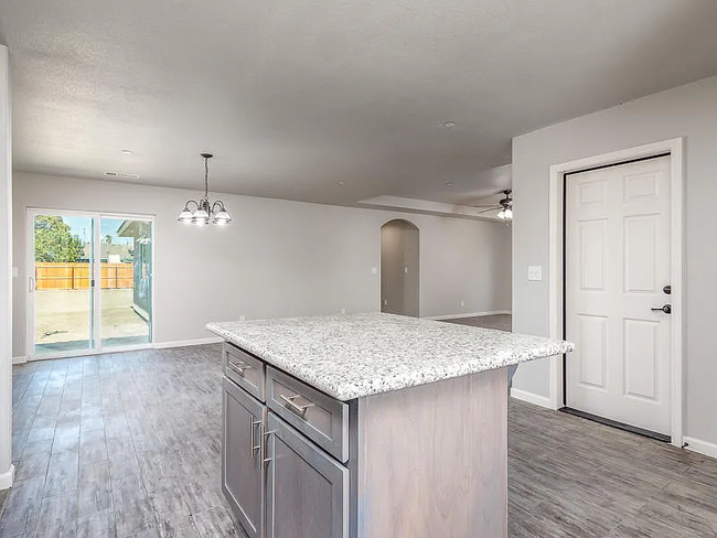 Building Photo - 10587 Ave 344