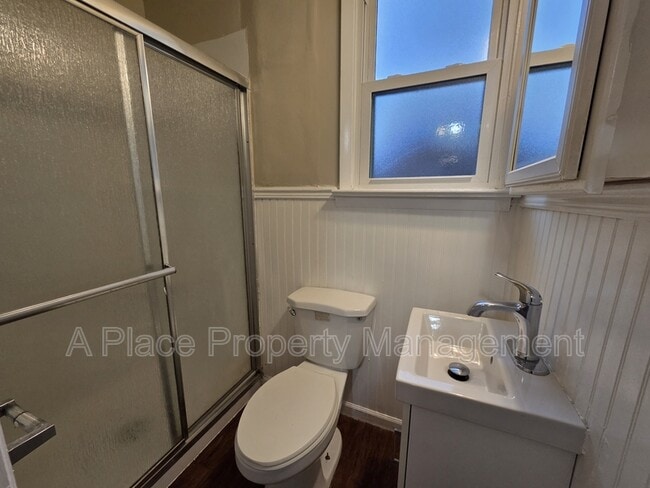 Building Photo - 8621 Hume Ave