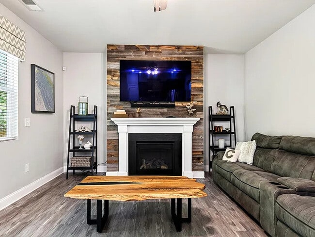 Building Photo - Earn Wealth While Leasing – Like a Homeowner – Lease to Own