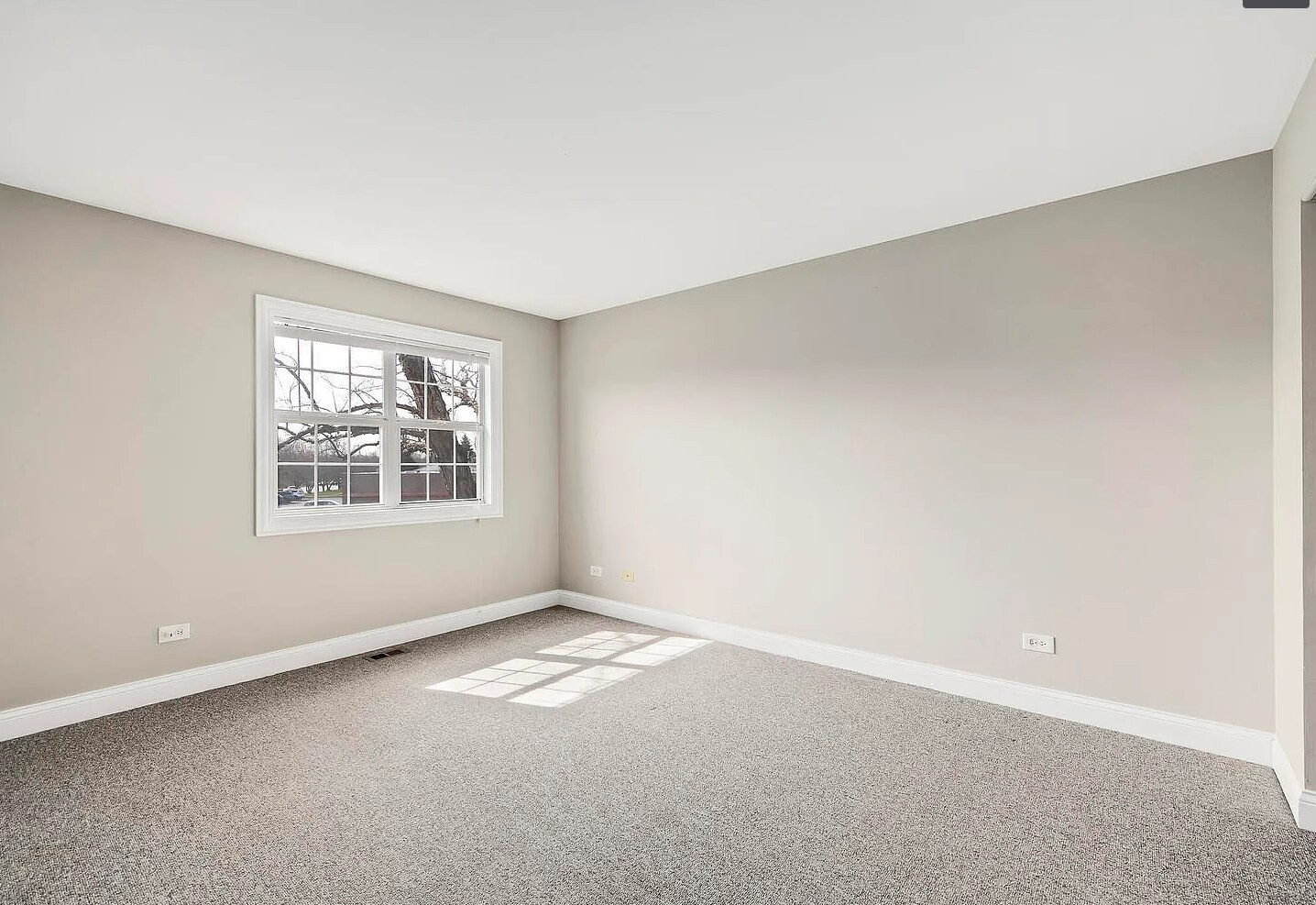 Building Photo - 11 Foxcroft Rd