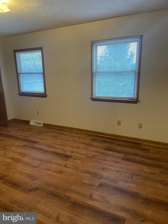 Building Photo - 14 Colonial Dr