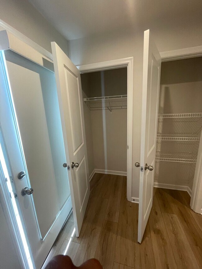 Building Photo - You’ve Got to See This Rental!