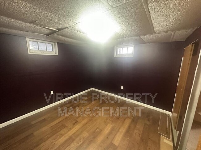 Building Photo - 1104 5th St
