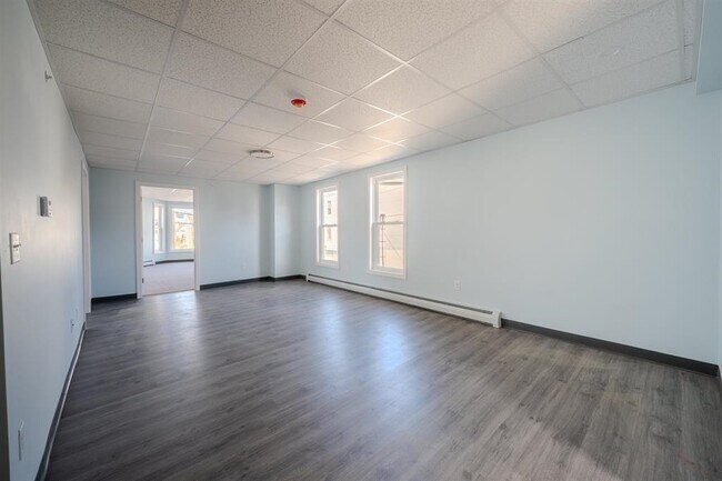 Building Photo - 74 Massabesic St