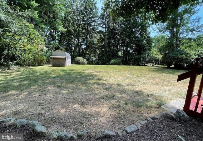 Building Photo - 33 Monroe Ln