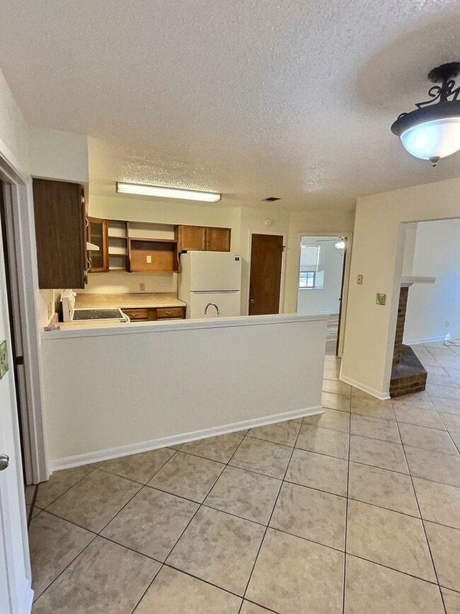 Building Photo - 3 BD 2 BA Home in the Ocean Springs School District