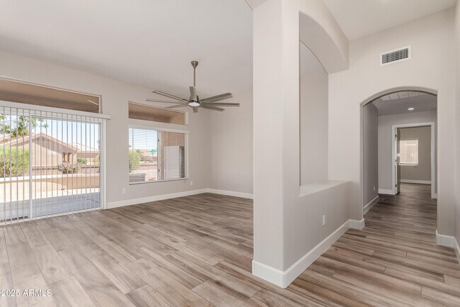 Building Photo - 14608 W Horizon Dr