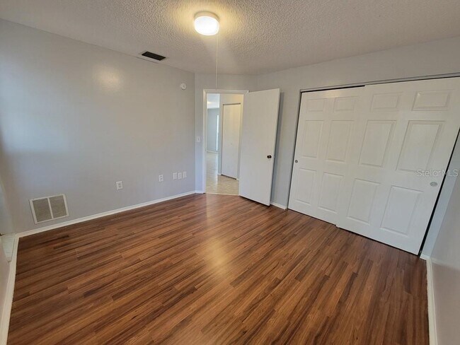 Building Photo - 6922 Westend Ave