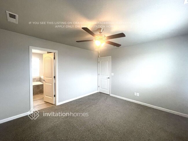 Building Photo - 10865 Nolin Dr