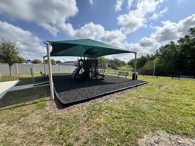 Building Photo - 512 Mckenna Dr